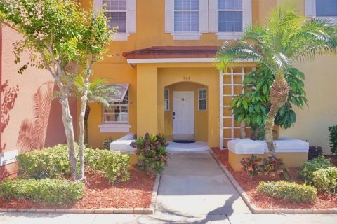 Townhouse in Kissimmee, Florida 3 bedrooms, 120.77 sq.m. № 1740165 - photo 1