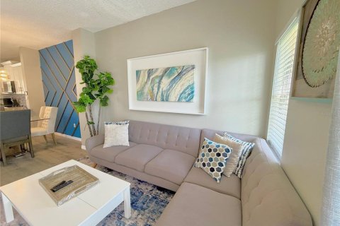 Townhouse in Kissimmee, Florida 3 bedrooms, 120.77 sq.m. № 1740165 - photo 22