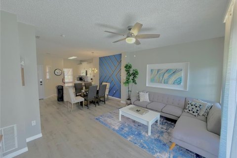 Townhouse in Kissimmee, Florida 3 bedrooms, 120.77 sq.m. № 1740165 - photo 21