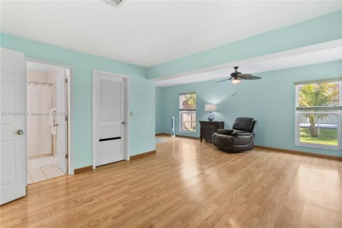 House in Homestead, Florida 3 bedrooms, 167.97 sq.m. № 1684005 - photo 6
