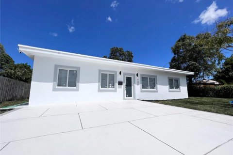 Villa ou maison à vendre à Fort Lauderdale, Floride: 4 chambres, 172.98 m2 № 2145992 - photo 2