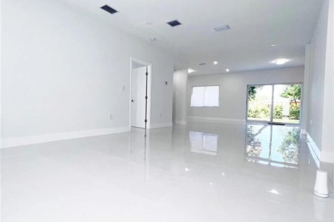 Villa ou maison à vendre à Fort Lauderdale, Floride: 4 chambres, 172.98 m2 № 2145992 - photo 4