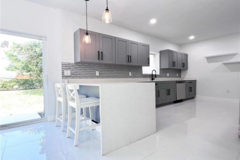 Villa ou maison à Fort Lauderdale, Floride 4 chambres, 172.98 m2 № 2145992