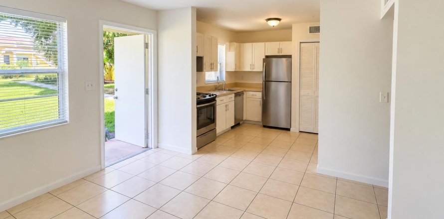 Condo in Oakland Park, Florida, 2 bedrooms  № 2399945