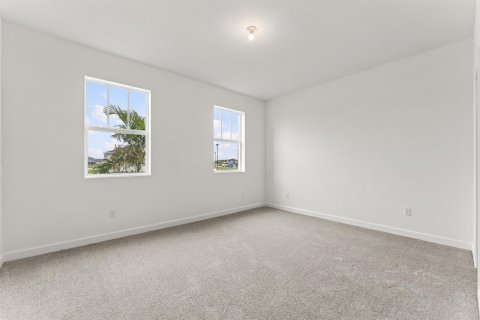 House in Port St. Lucie, Florida 3 bedrooms, 232.26 sq.m. № 2171994 - photo 11