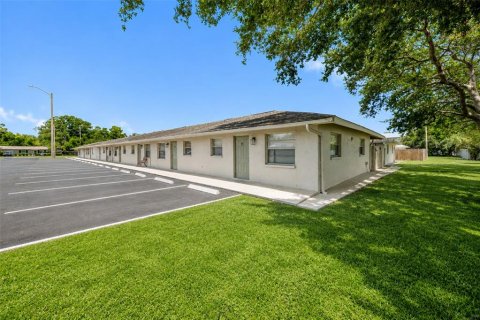 Villa ou maison à louer à Pinellas Park, Floride: 2 chambres, 65.03 m2 № 2356612 - photo 6