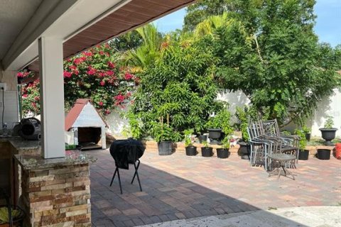 Villa ou maison à vendre à Tampa, Floride: 4 chambres, 174.93 m2 № 1904836 - photo 3