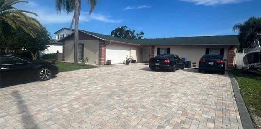 Villa ou maison à Tampa, Floride 4 chambres, 174.93 m2 № 1904836