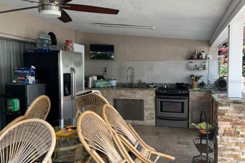 Villa ou maison à vendre à Tampa, Floride: 4 chambres, 174.93 m2 № 1904836 - photo 4