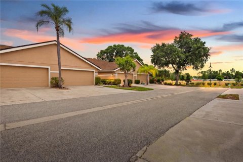 House in Sarasota, Florida 2 bedrooms, 103.59 sq.m. № 2121180 - photo 24