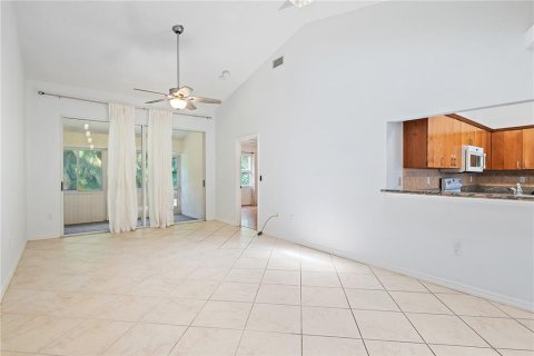 House in Sarasota, Florida 2 bedrooms, 103.59 sq.m. № 2121180 - photo 3