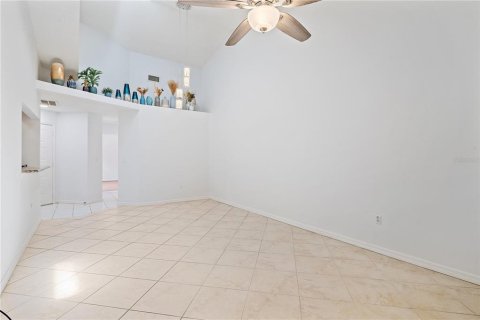 House in Sarasota, Florida 2 bedrooms, 103.59 sq.m. № 2121180 - photo 11