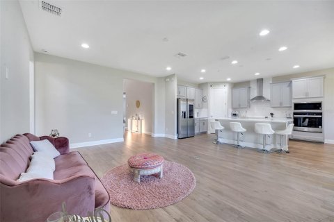 Villa ou maison à vendre à Orlando, Floride: 4 chambres, 264.12 m2 № 2330218 - photo 29