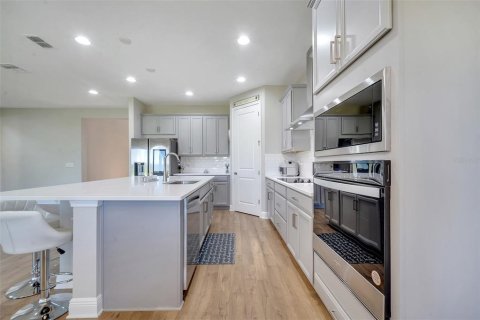 Villa ou maison à vendre à Orlando, Floride: 4 chambres, 264.12 m2 № 2330218 - photo 28
