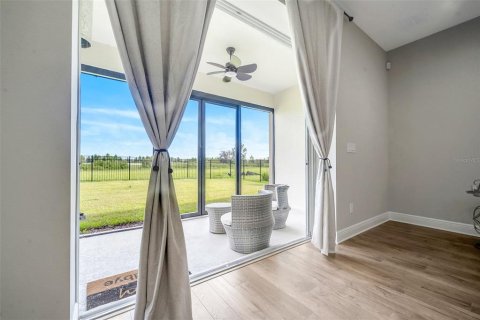 Villa ou maison à vendre à Orlando, Floride: 4 chambres, 264.12 m2 № 2330218 - photo 3