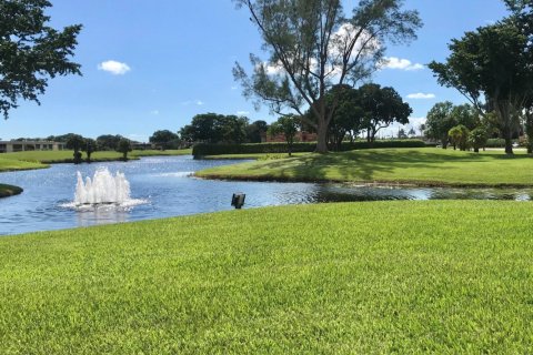Condo in Delray Beach, Florida, 2 bedrooms  № 1208629 - photo 1