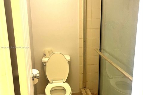 Снять в аренду кондоминиум в Норт-Майами-Бич, Флорида 2 спальни, 103.31м2, № 1954609 - фото 13