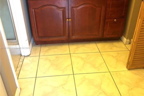 Снять в аренду кондоминиум в Норт-Майами-Бич, Флорида 2 спальни, 103.31м2, № 1954609 - фото 14