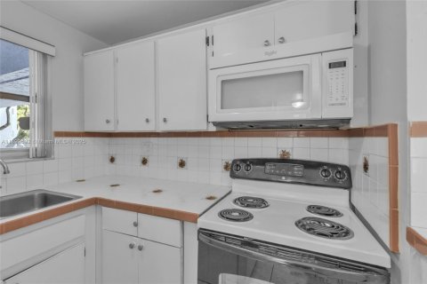 Copropriété à vendre à Miami, Floride: 1 chambre, 57.6 m2 № 1950752 - photo 9