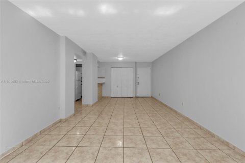 Copropriété à vendre à Miami, Floride: 1 chambre, 57.6 m2 № 1950752 - photo 4