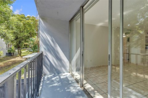 Copropriété à vendre à Miami, Floride: 1 chambre, 57.6 m2 № 1950752 - photo 18