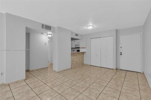 Copropriété à vendre à Miami, Floride: 1 chambre, 57.6 m2 № 1950752 - photo 7