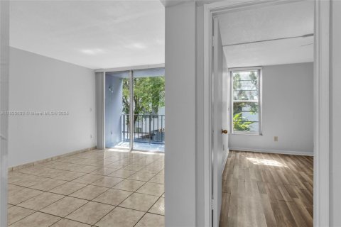 Copropriété à vendre à Miami, Floride: 1 chambre, 57.6 m2 № 1950752 - photo 11