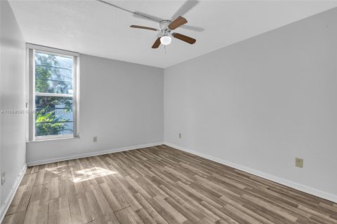 Copropriété à vendre à Miami, Floride: 1 chambre, 57.6 m2 № 1950752 - photo 13