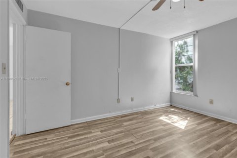 Copropriété à vendre à Miami, Floride: 1 chambre, 57.6 m2 № 1950752 - photo 14