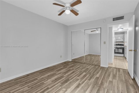 Copropriété à vendre à Miami, Floride: 1 chambre, 57.6 m2 № 1950752 - photo 12