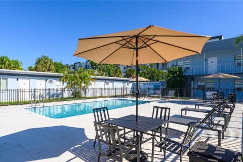 Apartamento en alquiler en Fort Lauderdale, Florida, 1 dormitorio № 1161806 - foto 1