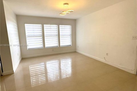 Copropriété à vendre à Miami, Floride: 2 chambres, 85.28 m2 № 2045769 - photo 2