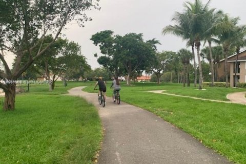 Copropriété à vendre à Miami, Floride: 2 chambres, 85.28 m2 № 2045769 - photo 15