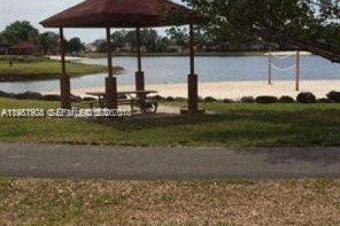 Copropriété à vendre à Miami, Floride: 2 chambres, 85.28 m2 № 2045769 - photo 17