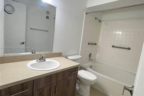 Copropriété à vendre à Miami, Floride: 2 chambres, 85.28 m2 № 2045769 - photo 8