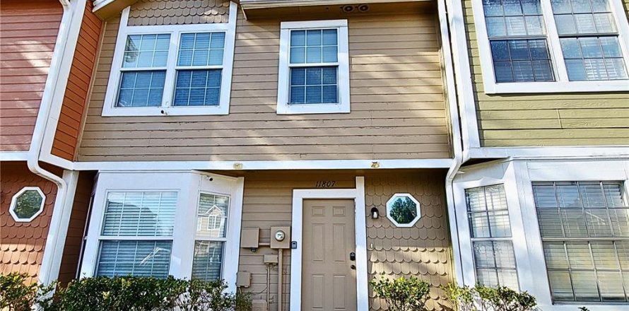 Townhouse in Orlando, Florida 3 bedrooms, 101.64 sq.m. № 2223301