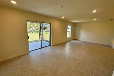 Casa en venta en Palm Coast, Florida, 3 dormitorios, 119.29 m2 № 2217532 - foto 4