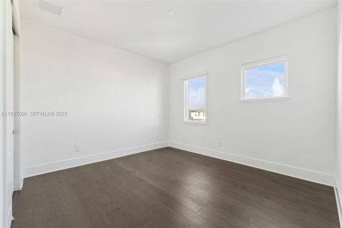 Casa en venta en Orlando, Florida, 5 dormitorios № 1994828 - foto 24