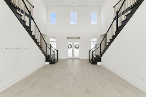 Casa en venta en Orlando, Florida, 5 dormitorios № 1994828 - foto 4