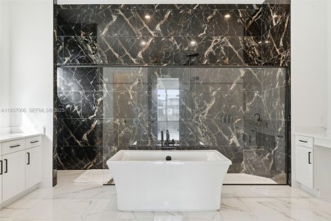 Casa en venta en Orlando, Florida, 5 dormitorios № 1994828 - foto 30