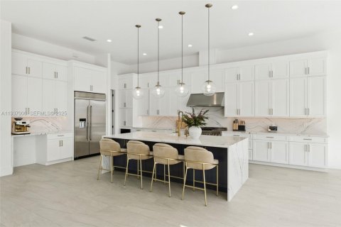 Casa en venta en Orlando, Florida, 5 dormitorios № 1994828 - foto 13