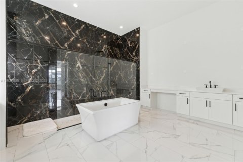 Casa en venta en Orlando, Florida, 5 dormitorios № 1994828 - foto 29