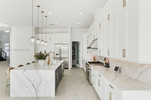 Casa en venta en Orlando, Florida, 5 dormitorios № 1994828 - foto 15