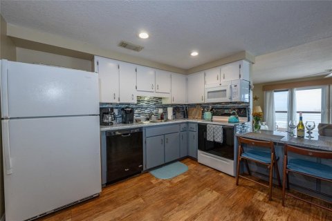 Propiedad comercial en venta en New Smyrna Beach, Florida, 8 dormitorios, 455.04 m2 № 1805363 - foto 18