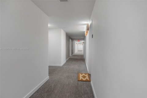 Condominio en alquiler en North Miami Beach, Florida, 2 dormitorios, 101.91 m2 № 2007006 - foto 23