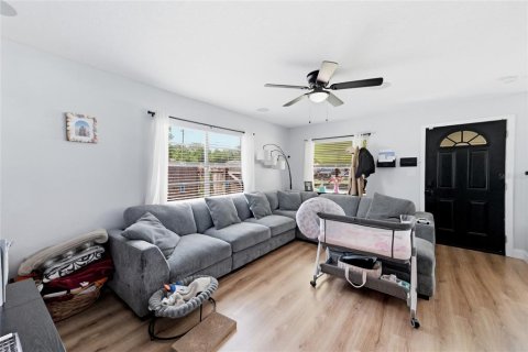 Casa en venta en Tampa, Florida, 3 dormitorios, 119.29 m2 № 2238380 - foto 5