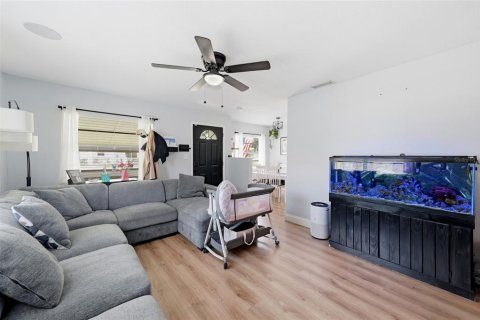 Casa en venta en Tampa, Florida, 3 dormitorios, 119.29 m2 № 2238380 - foto 7