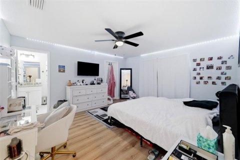 Casa en venta en Tampa, Florida, 3 dormitorios, 119.29 m2 № 2238380 - foto 12