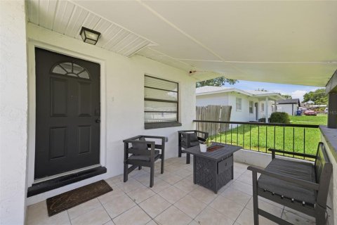 Casa en venta en Tampa, Florida, 3 dormitorios, 119.29 m2 № 2238380 - foto 4