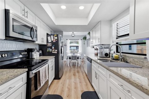 Casa en venta en Tampa, Florida, 3 dormitorios, 119.29 m2 № 2238380 - foto 11